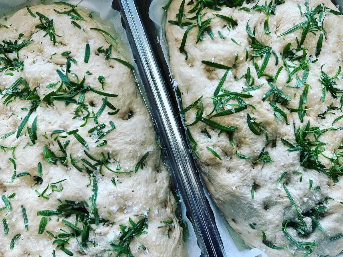 Frokost Kompagniet - Foccacia klar til ovnen