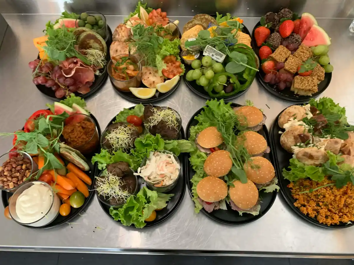 Deli Deluxe - Catering