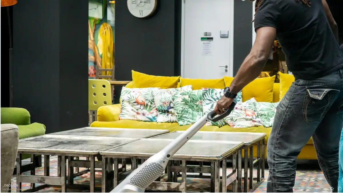 Dreimann Group GmbH - Kollegen bei der Arbeit.