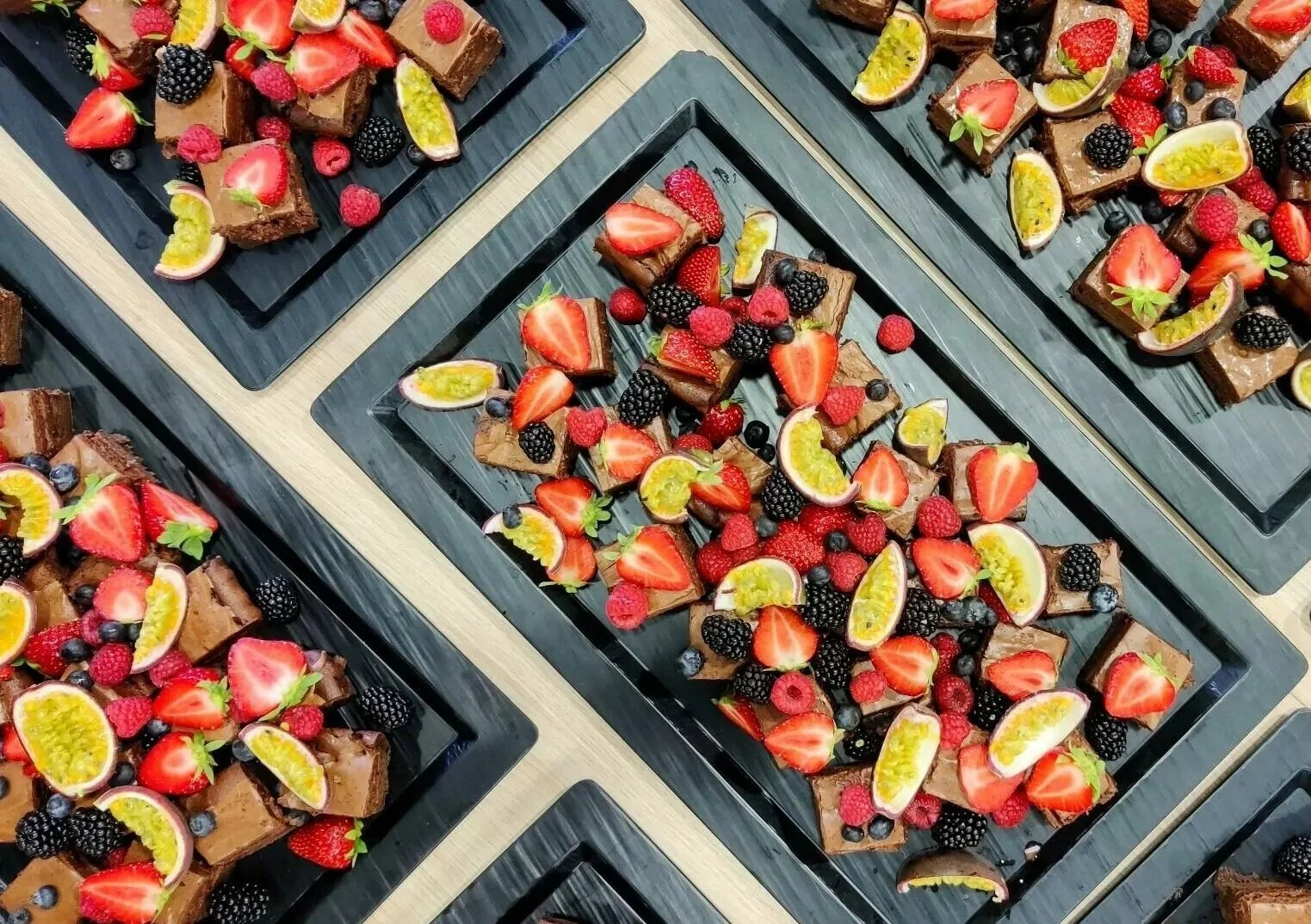 Nordic Food Service - Dessert anrettet med frisk frugt.