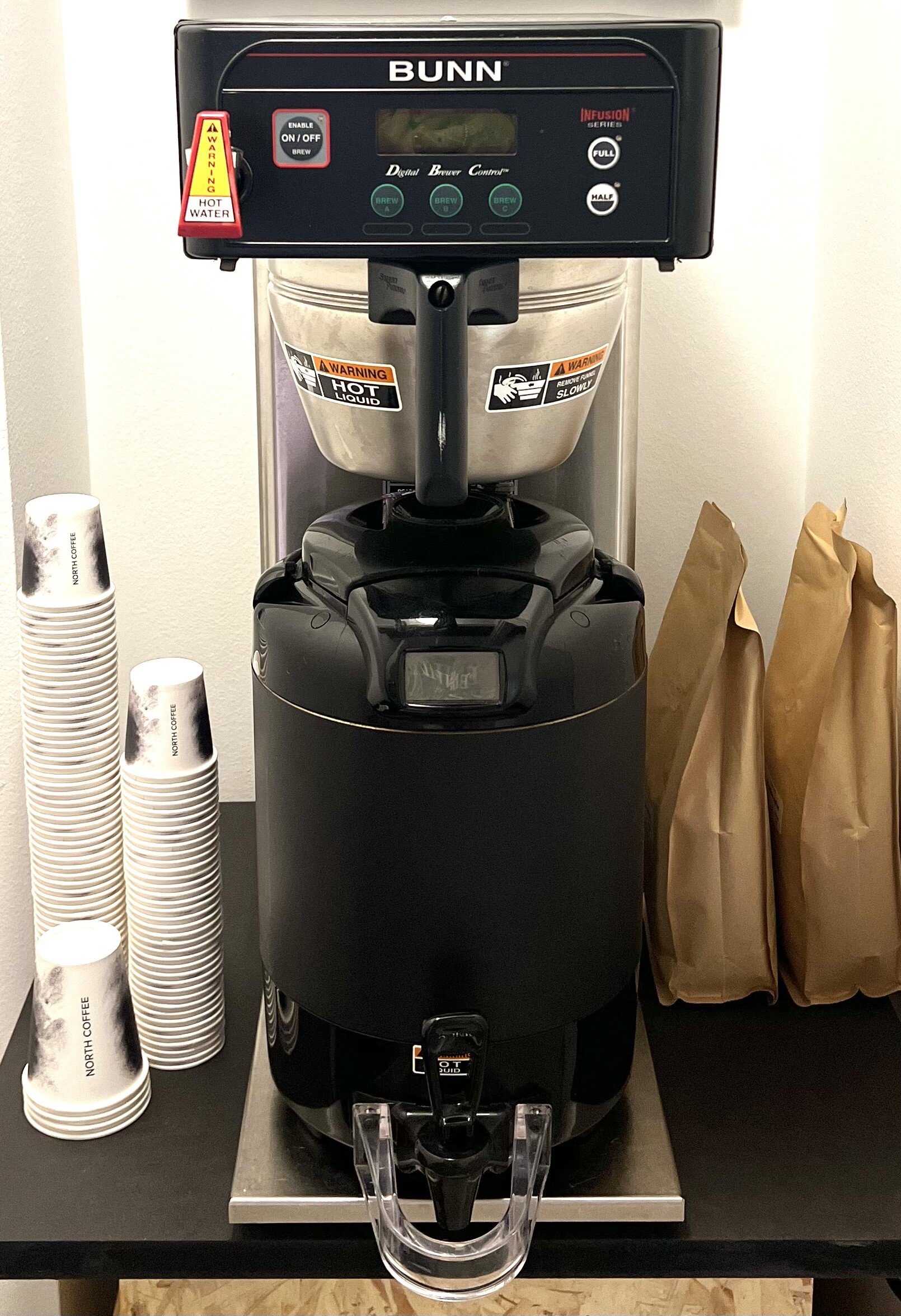 North Coffee - Filterkaffe når det er bedst 3,8 L / 5,7 L. Flytbar server.