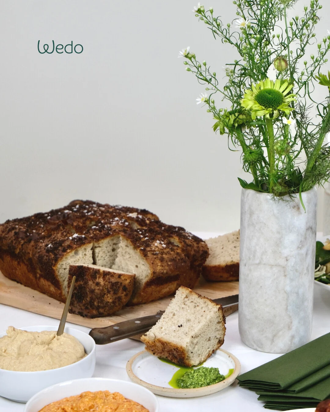 Wedogreens ApS - Vores hjemmebagte veganske focaccia (stort brød)
