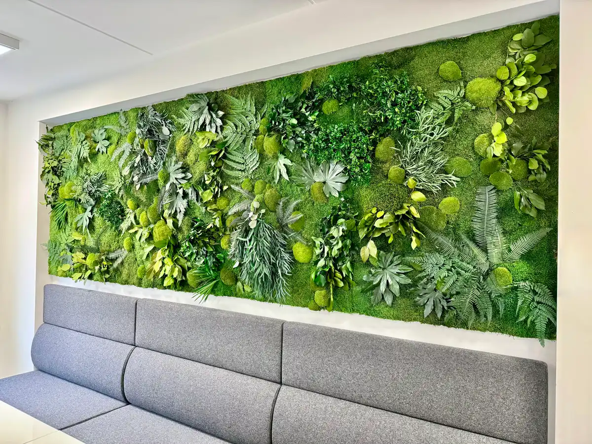 Vertical Nature - Pflanzenwand im Büro