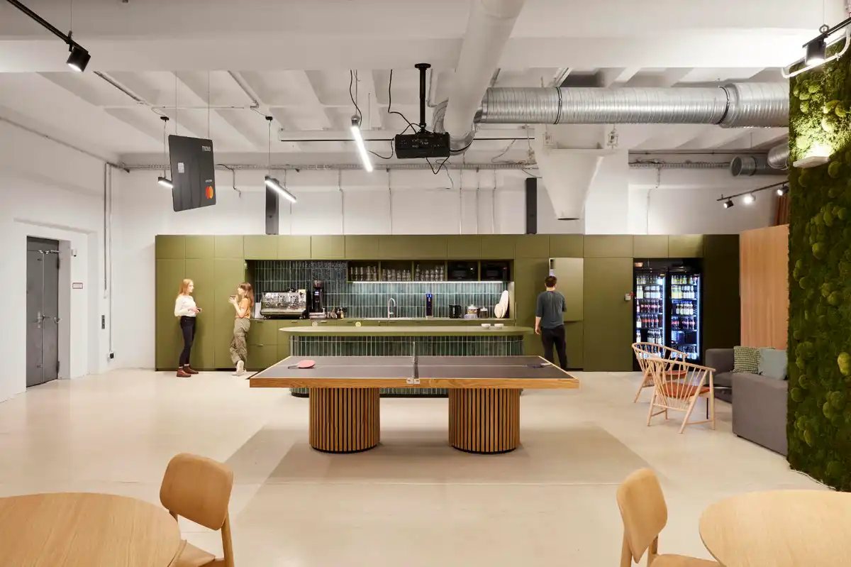STUDIO VALE - Flexible Bürogestaltung für das Moss HQ in einer alten Brotfabrik.