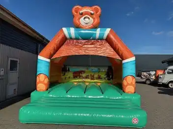 Bamse hoppeborg med tag