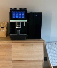 North Coffee - Automatisk kaffemaskineløsning til kontorkunde op til 200 kopper dagligt.