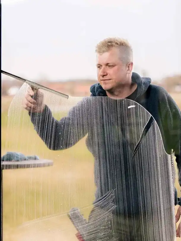 Cklar Service ApS - Vinduespudsning