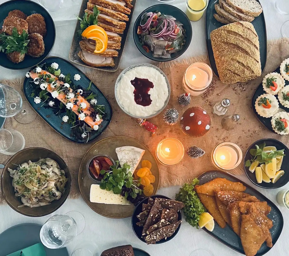 Kejserindens Gryder og Kokkeri A/S - Julefrokost bord
