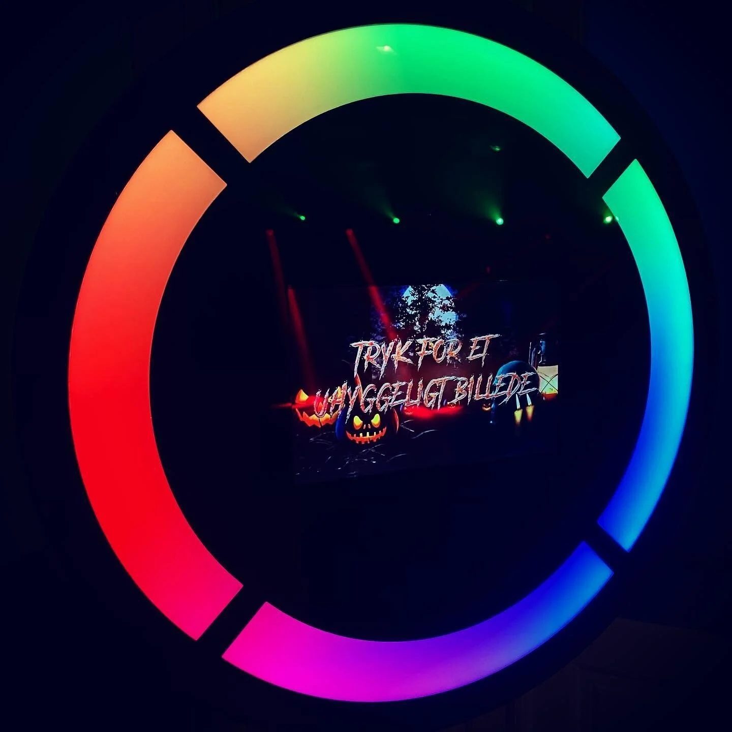 Selfie Circle - Kan også fåes med et special design af splash screen, hvis man går all-in.