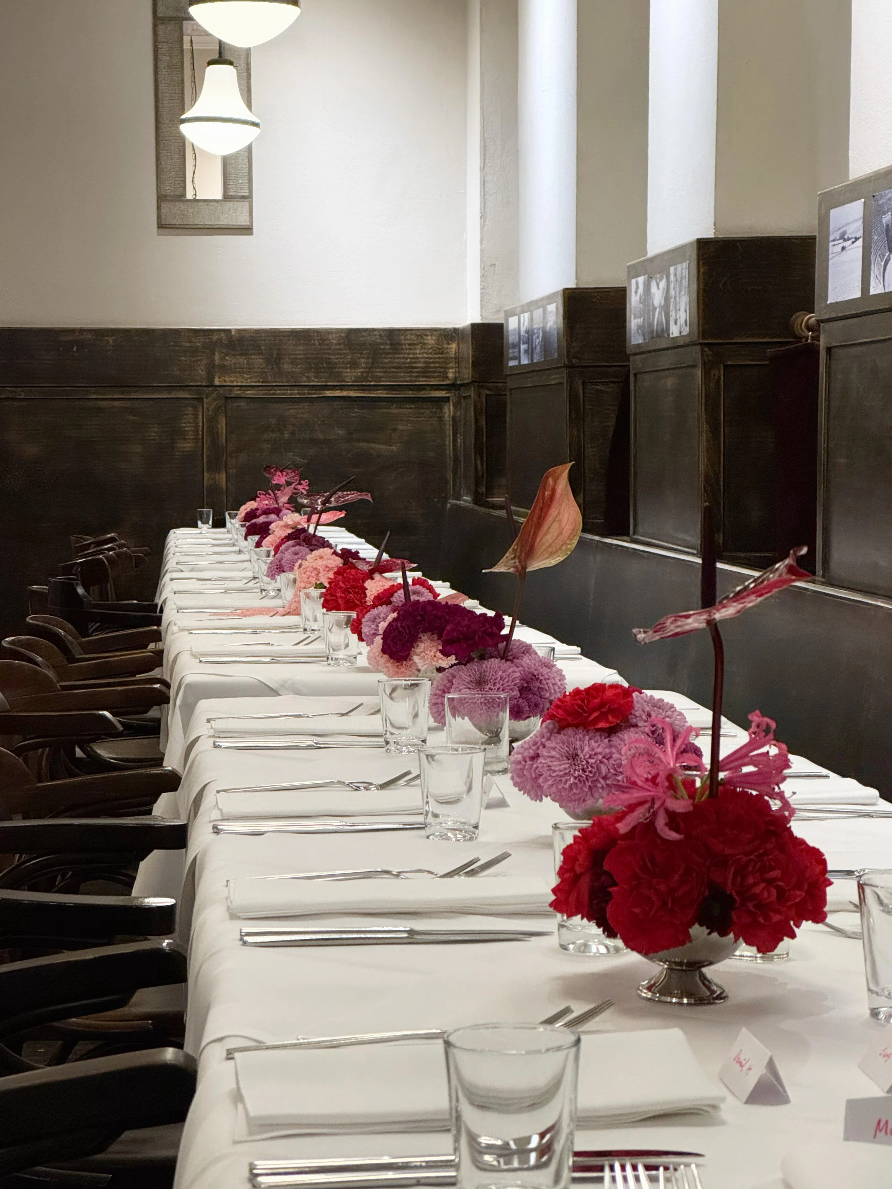 LUST.6 - Floral tablescape for brand dinner event