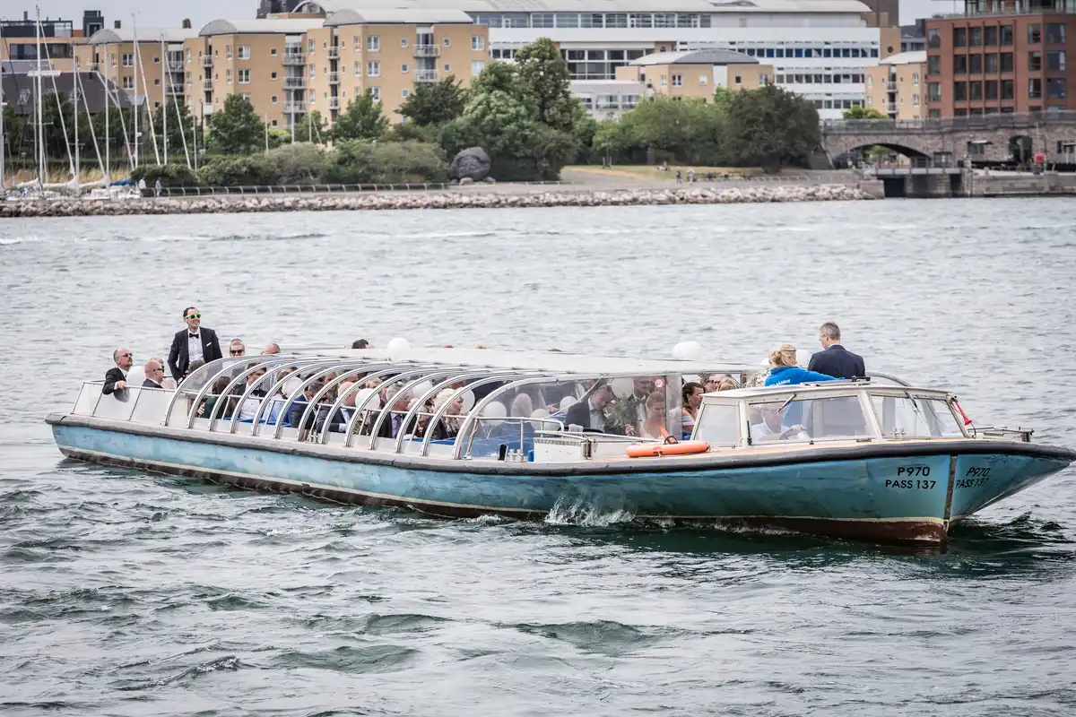 Aamanns Køkken & Event - Gæsterne kan ankomme med båd få minutters gang fra vores venue