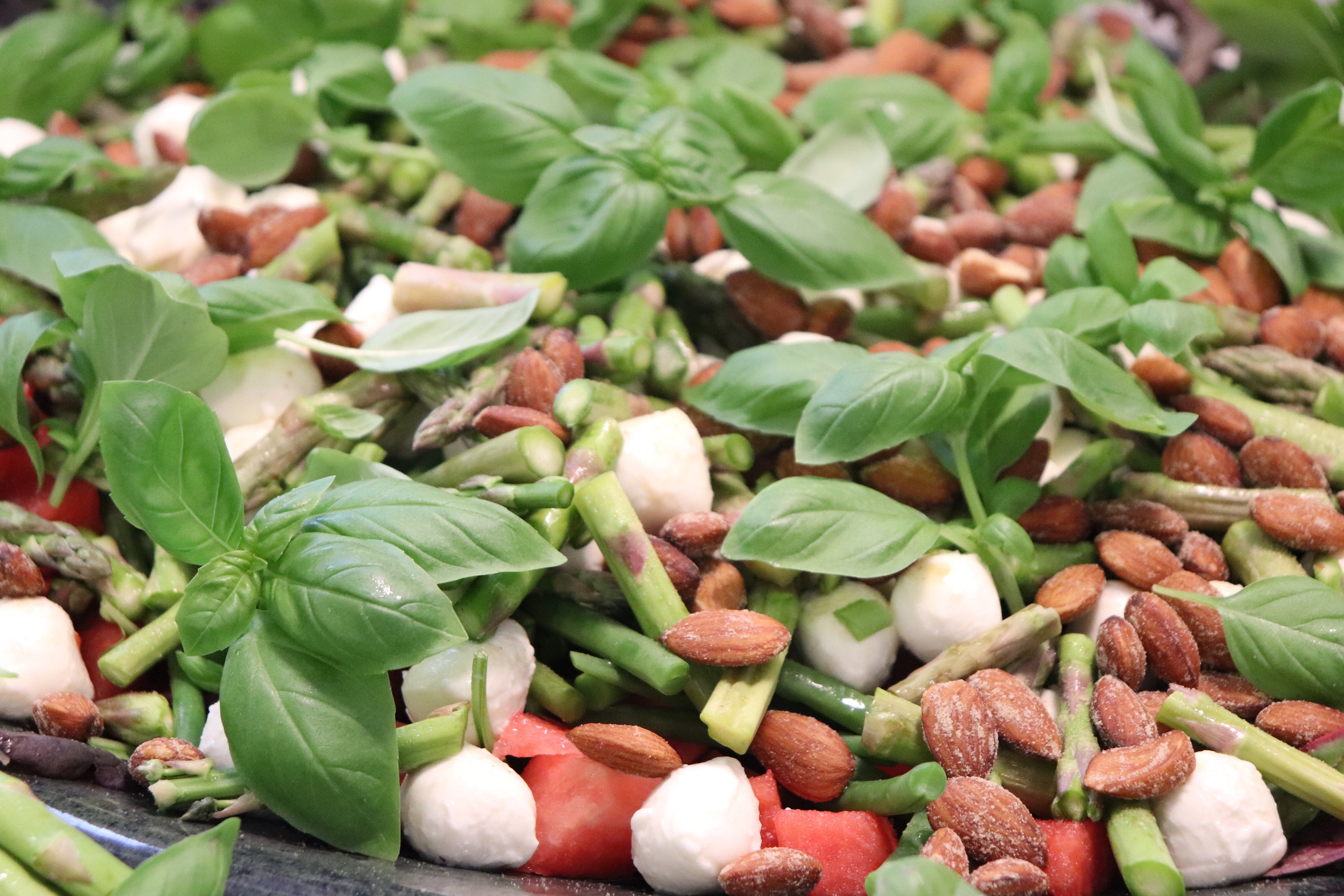 gastro13 aps - Melonsalat med mandler & mozzarella
