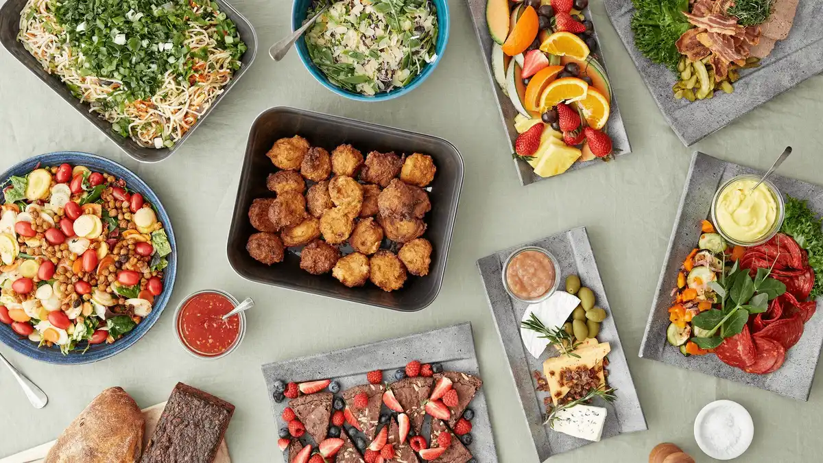 City Catering ApS - Frokost med torsdags kage samt oste fad og frugt fad som tilkøb